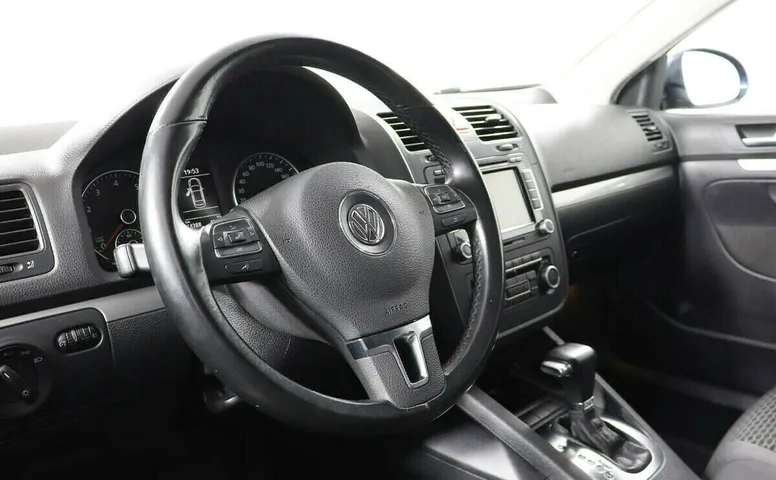 Volkswagen Jetta V