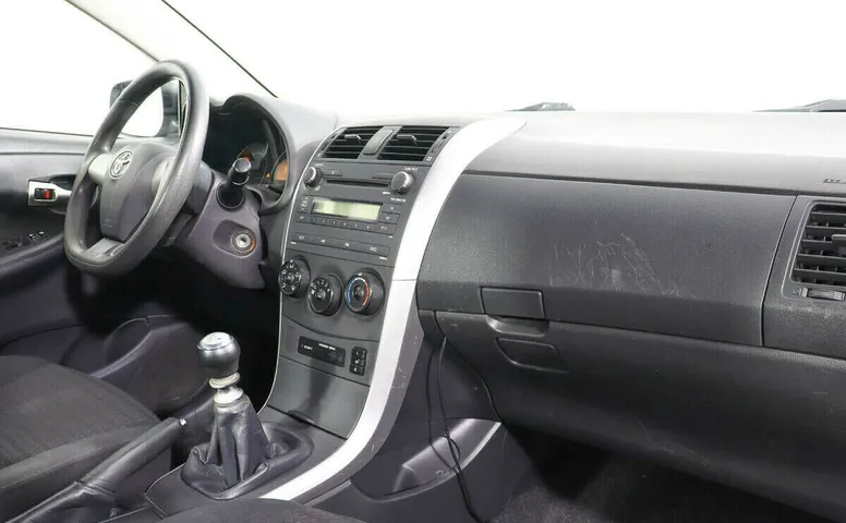 Toyota Corolla X (E140, E150) Рестайлинг