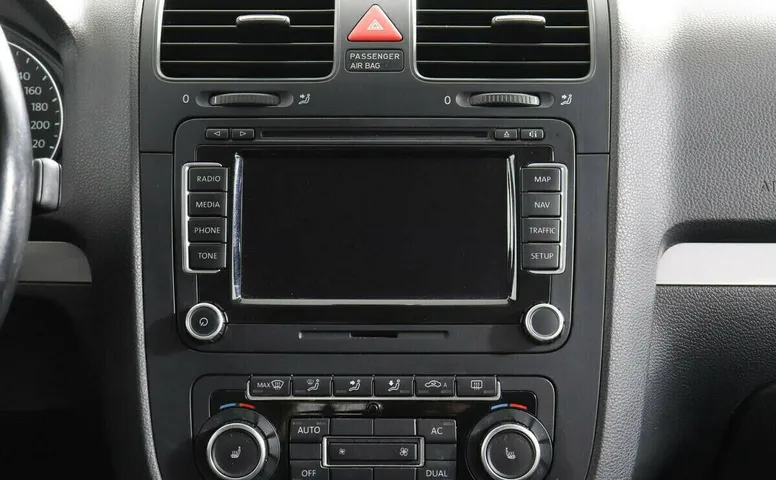Volkswagen Jetta V