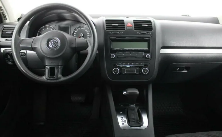 Volkswagen Jetta V